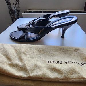 LOUIS VUITTON - AUTHENTIC LV BLACK STRAPPY SANDALS